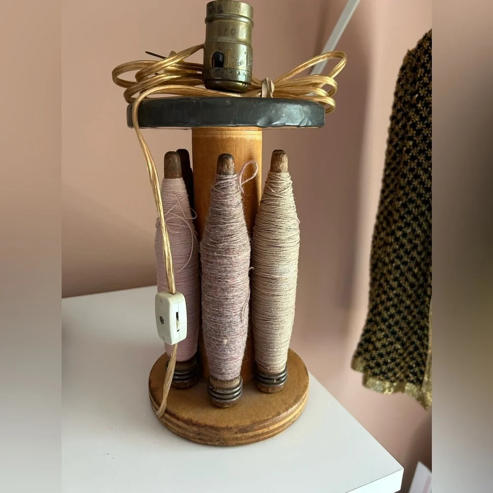 Vintage Bobbin Spindle Thread Sewing Lamp